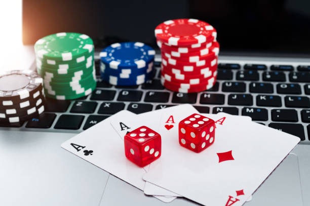 Betting interface layout Lucky Twins betting interface showing main bet and side bet options with payout odds